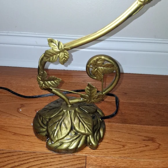 NIB Dolls Kill Dreamland Bloom Pink Table Lamp!! - Picture 13 of 16